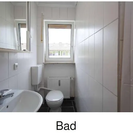 Einfache 1-zimmer In Апартаменти *